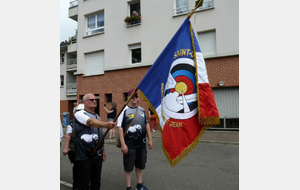 certainement le plus beau drapeau du défilé.