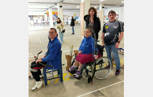 Mme Macarez, Maire de Saint Quentin qui ne manque jamais de venir saluer nos amis handicapés.