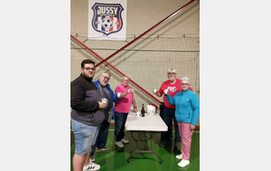 On arrose cette journée avec la bouteille de Pierrot.