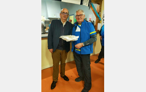 M. Alliot adjoint aux sports et Luc président du club de Jussy.