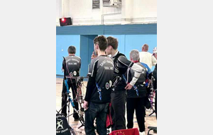 Le maillot SQTA sur TOUS les pas de tir.